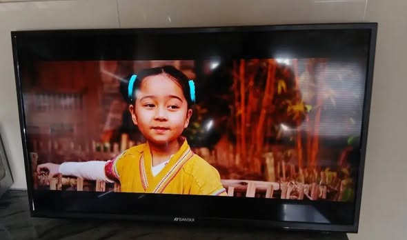 Sansui 32inch TV with remote photo 3