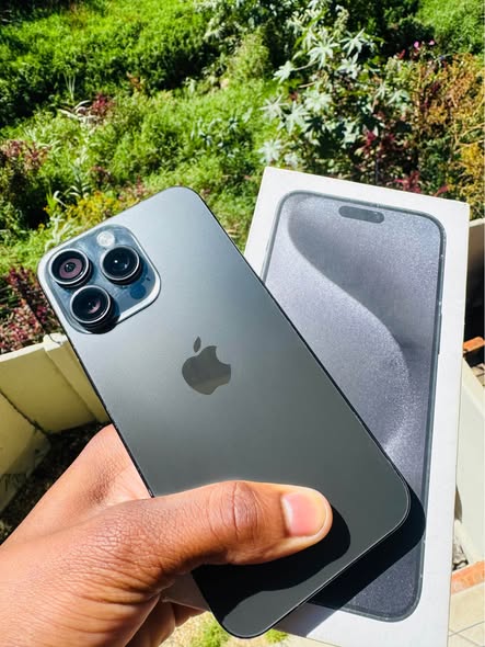 iPhone 15 pro max 256GB photo 2