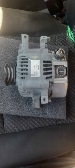 Toyota corrora alternator photo 2