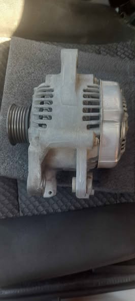 Toyota corrora alternator photo 3