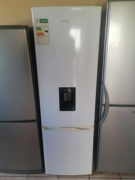 Kelvinator Bottom freezer fridge photo 1