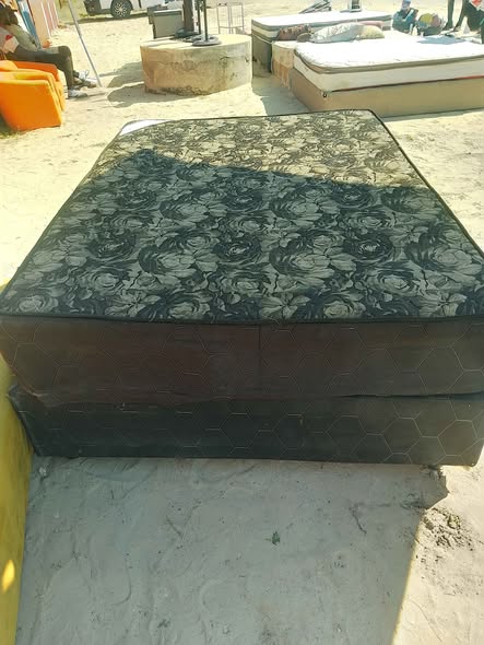 Pre-loved furniture beds photo 1