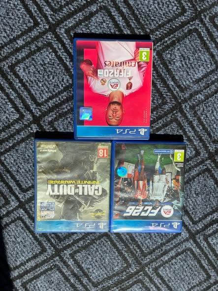 Play station 4 photo 2