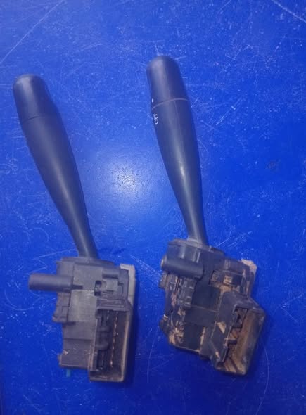 Toyota runx indicator switches photo 1