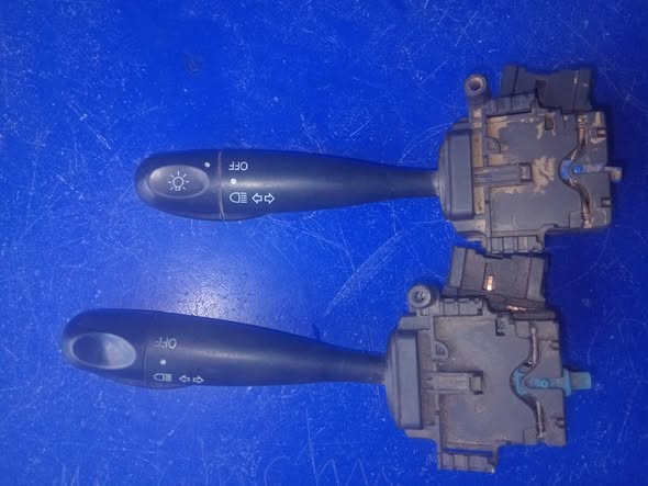 Toyota runx indicator switches photo 3