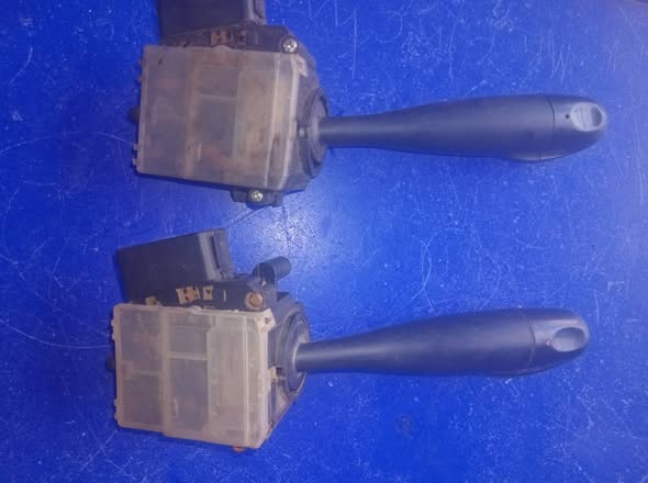 Toyota runx indicator switches photo 4