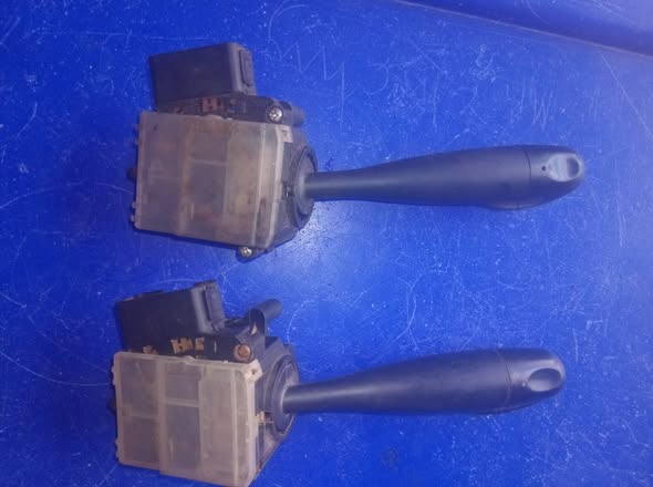 Toyota runx indicator switches photo 5