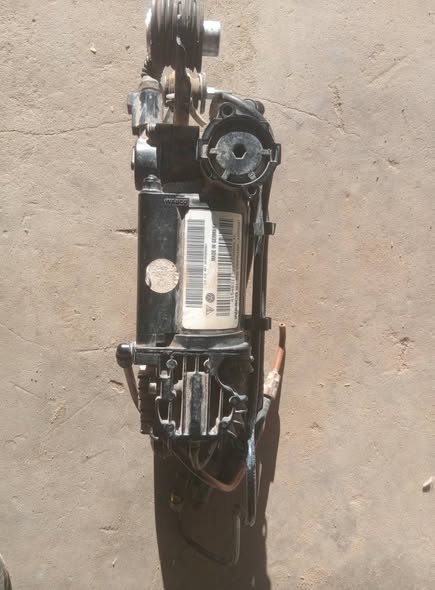 Volkswagen Air shocks pressure pump photo 1