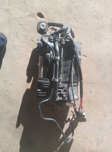 Volkswagen Air shocks pressure pump photo 2
