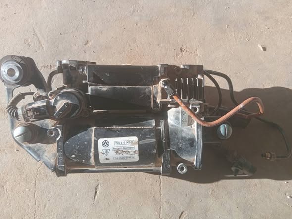 Volkswagen Air shocks pressure pump photo 3