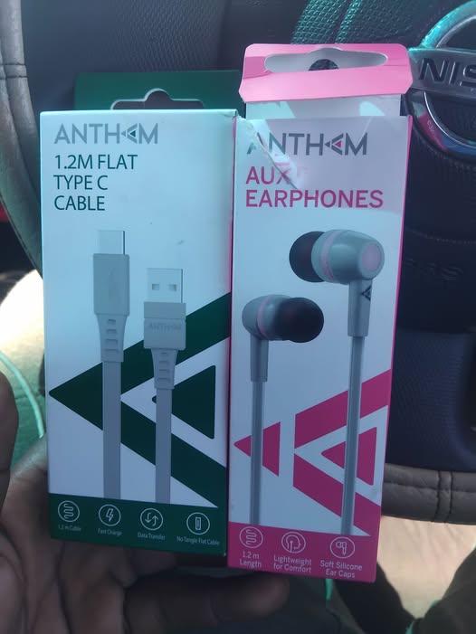 Headphones photo 1