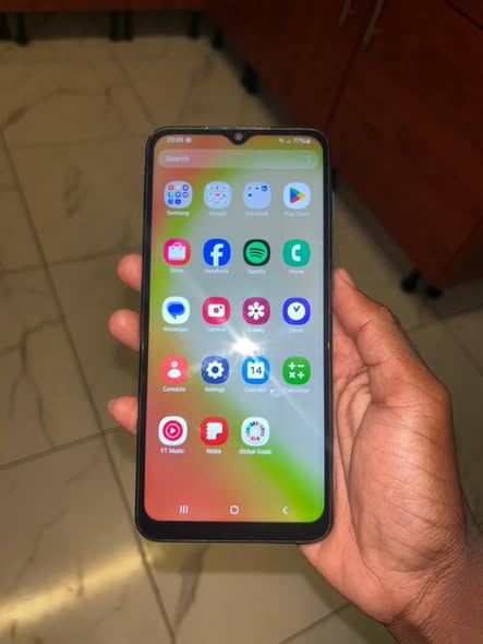 Samsung A04 photo 2