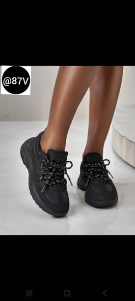 Sneakers photo 1