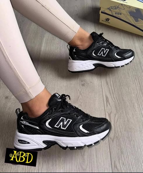 Sneakers photo 2
