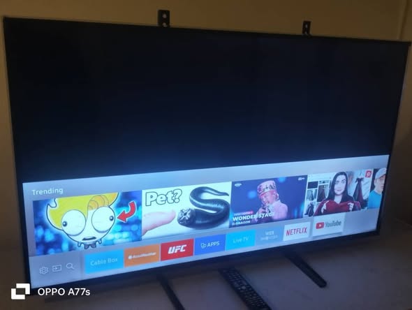 Samsung 50 inch SMART TV with remote control photo 1