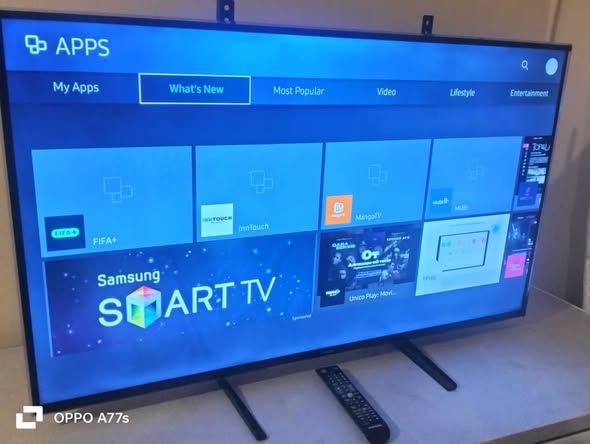 Samsung 50 inch SMART TV with remote control photo 4