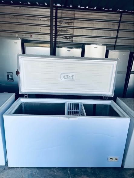 White 500 Liters Defy Deep Freezer photo 2