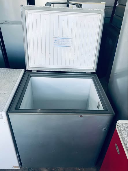 Grey 210 Liters Deep Freezer photo 3