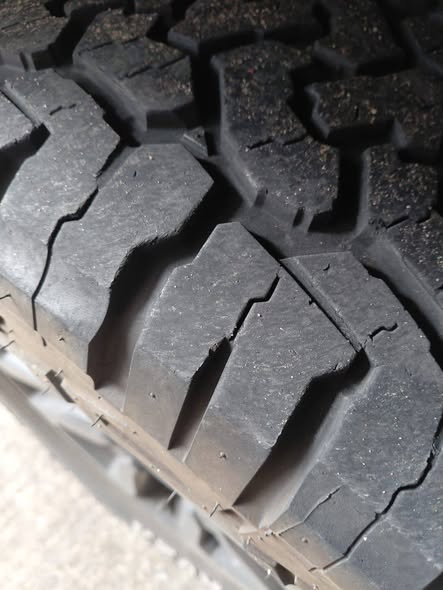 265/60 R18 bakkie tyres photo 4