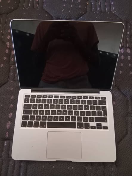 Mac book pro photo 2