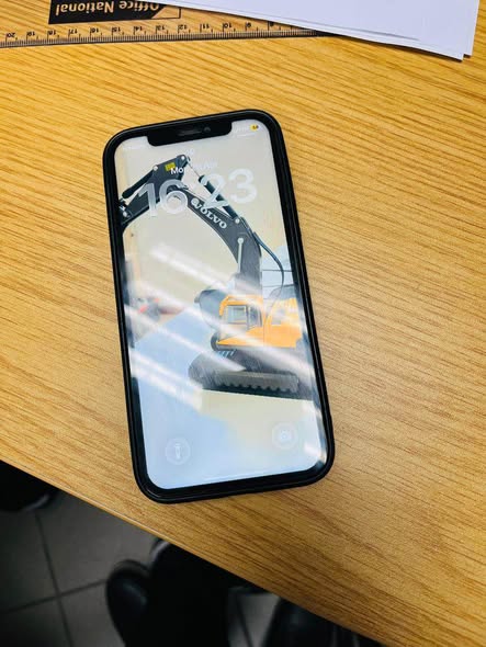 iPhone 12 photo 1