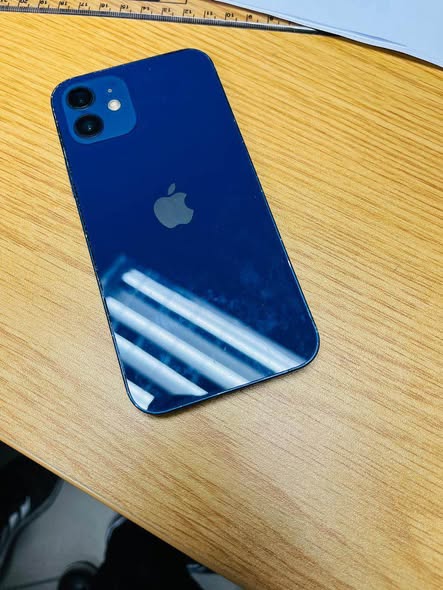 iPhone 12 photo 3