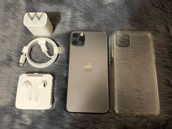 iPhone 11 Pro Max photo 2