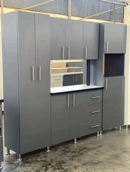 Kitchen cupboards photo 4