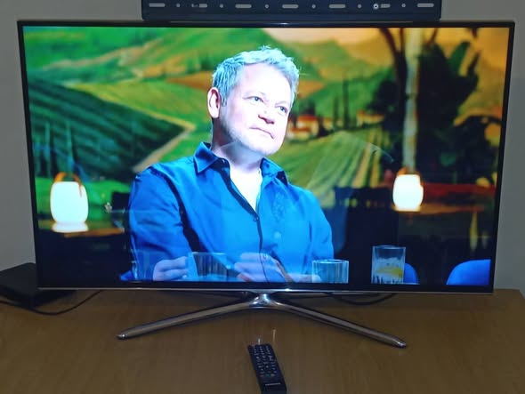 Samsung 43 inch smart Android version photo 5
