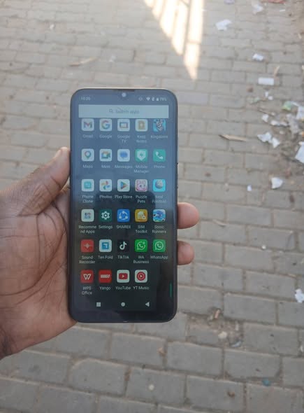 Hisense E40 photo 4