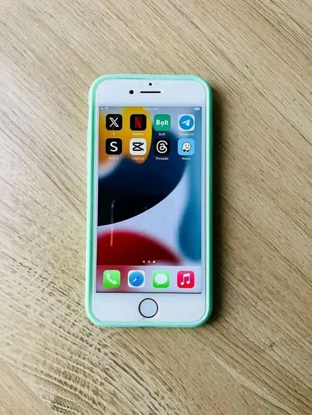 IPhone 8 (64Gb) photo 1