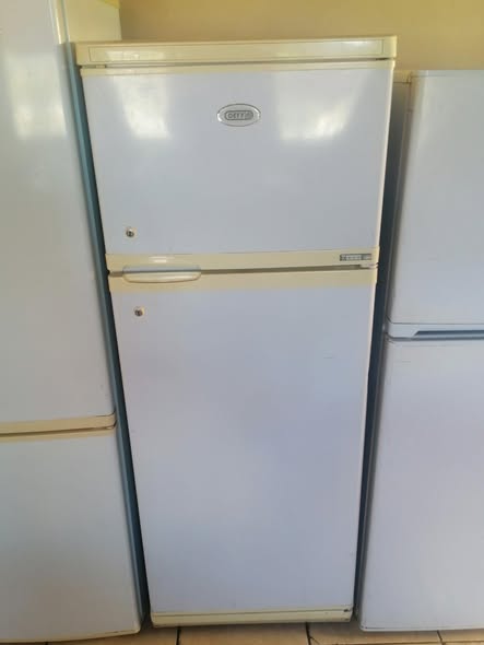 Defy top freezer fridge photo 1