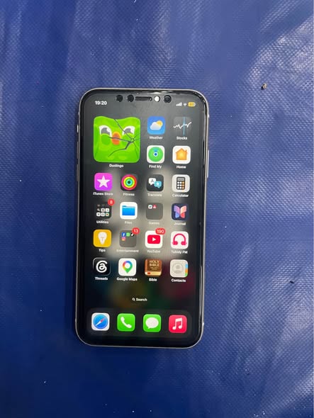iPhone 11 photo 2