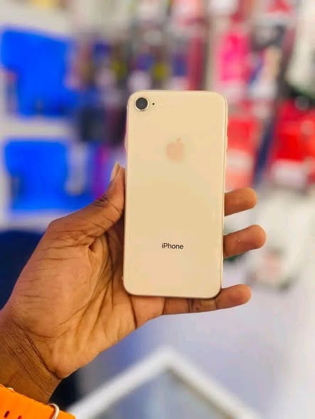 IPhone 8 (64Gb) photo 2