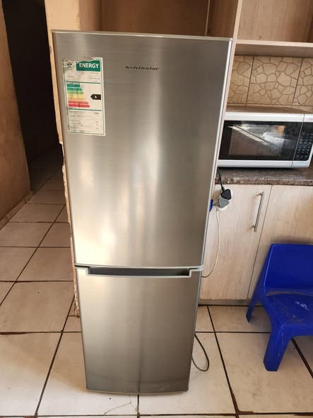 Kalvinator clean Fridge photo 1