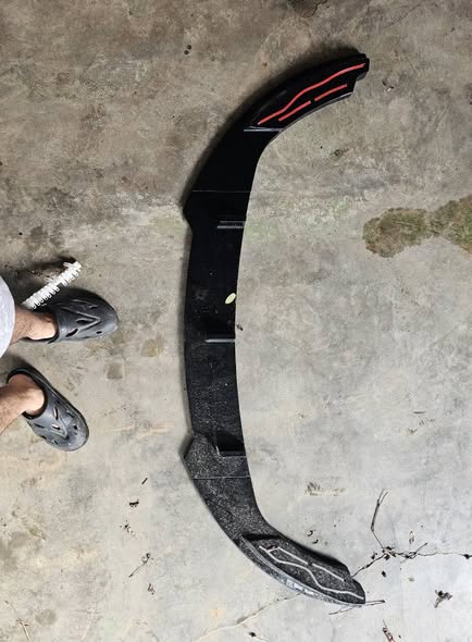 Front splitter, fits on golf 5/ gti/ r32 photo 2