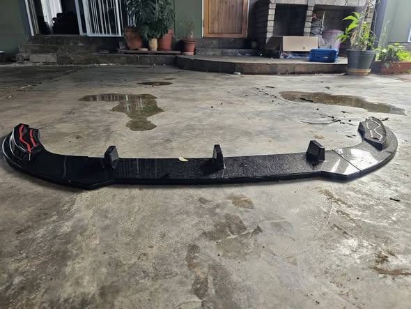 Front splitter, fits on golf 5/ gti/ r32 photo 1
