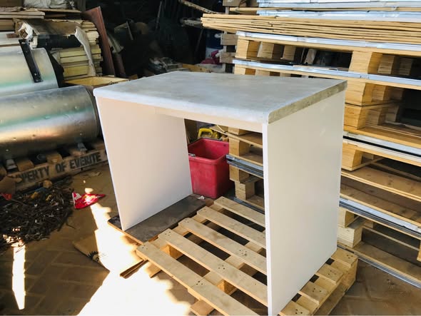 Study table photo 1