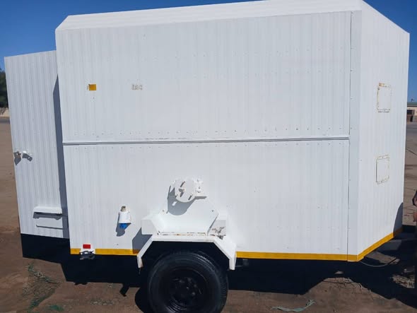 Food trailer photo 2