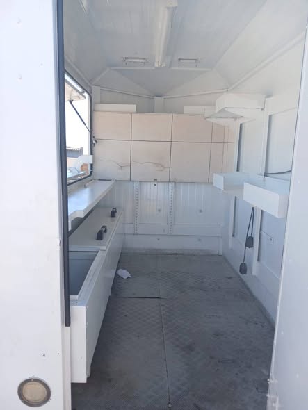 Food trailer photo 5