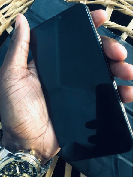 iPhone 11 Pro photo 2