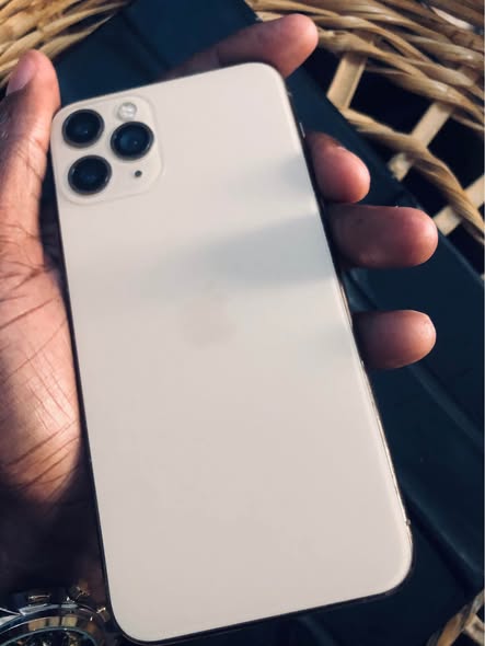iPhone 11 Pro photo 1