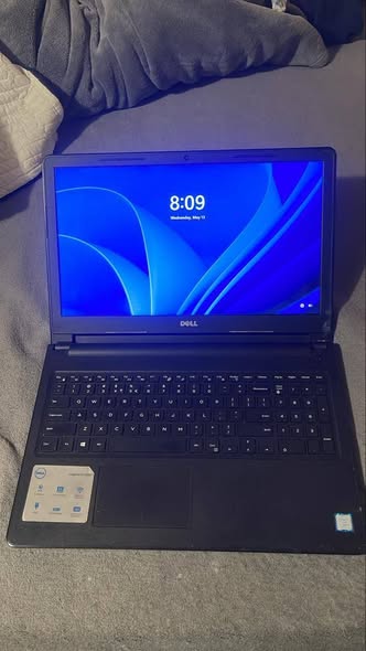 Dell Laptop, 1TB ram 8gb photo 1