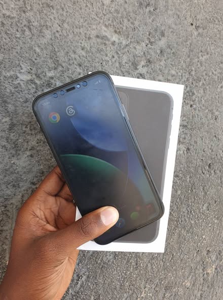 IPHONE 11 photo 4