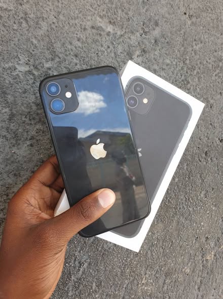 IPHONE 11 photo 3