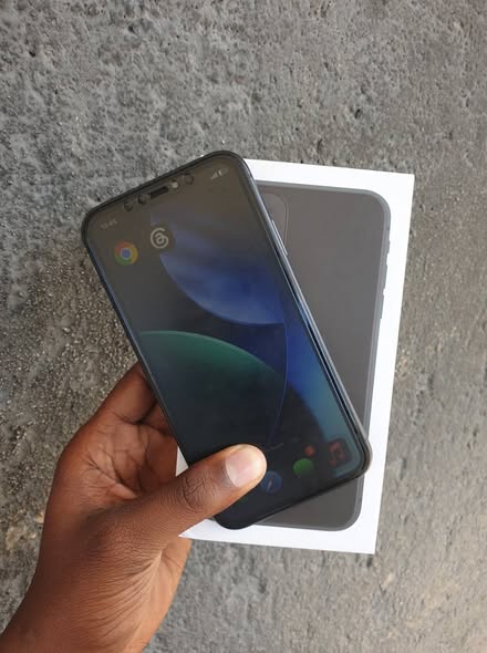 IPHONE 11 photo 1