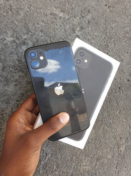 IPHONE 11 photo 2