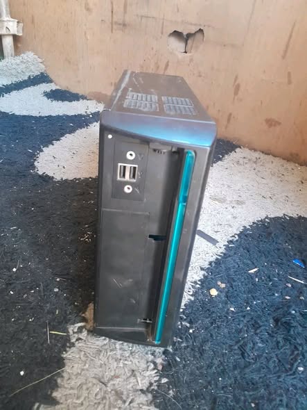 PC Box with Keyboard and mouse photo 2