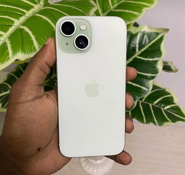 iPhone 15 photo 3
