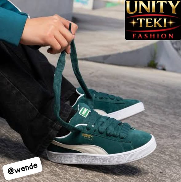 Sneakers photo 1